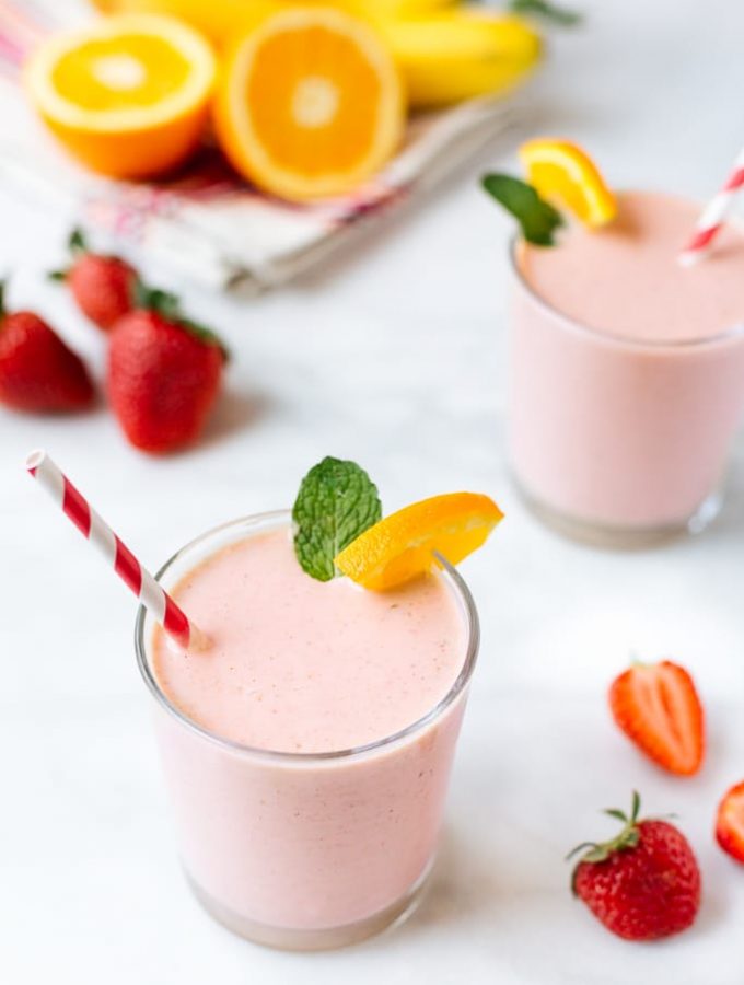 strawberry banana yogurt smoothies recipe