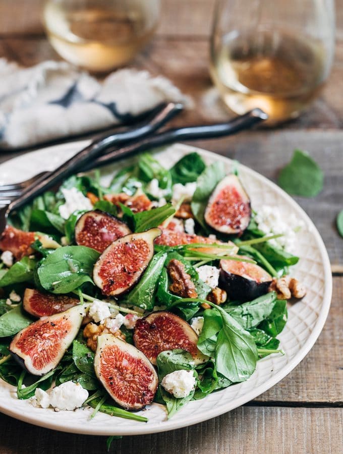 fig salad with goat cheese and baby arugula