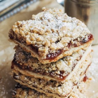 jam bars with oat crumble topping