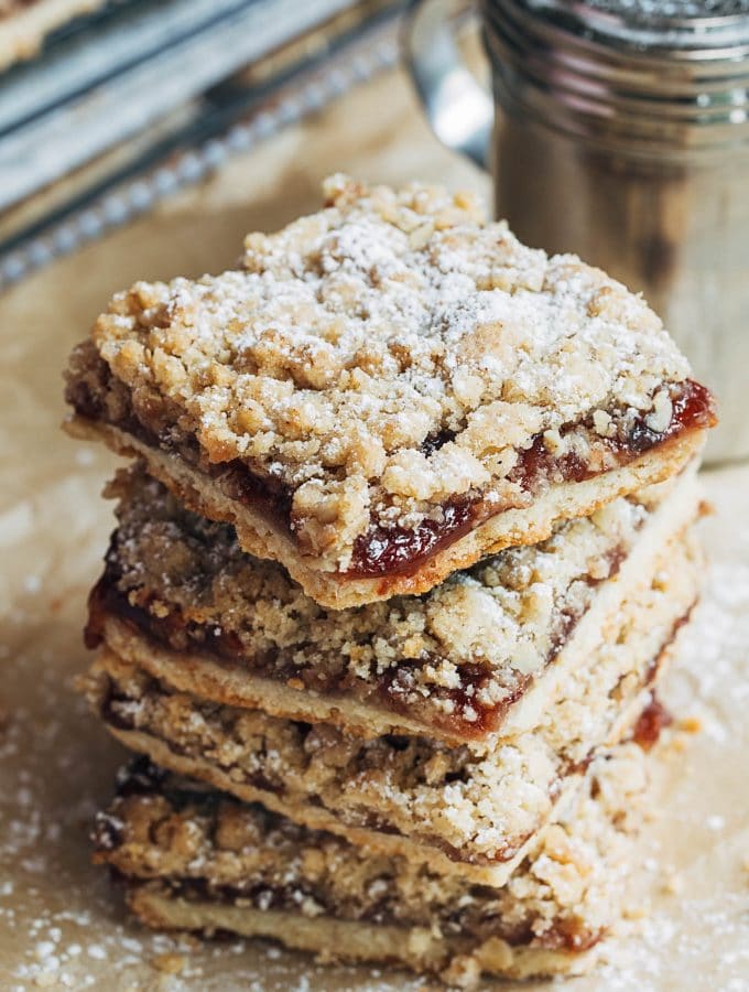 jam bars with oat crumble topping