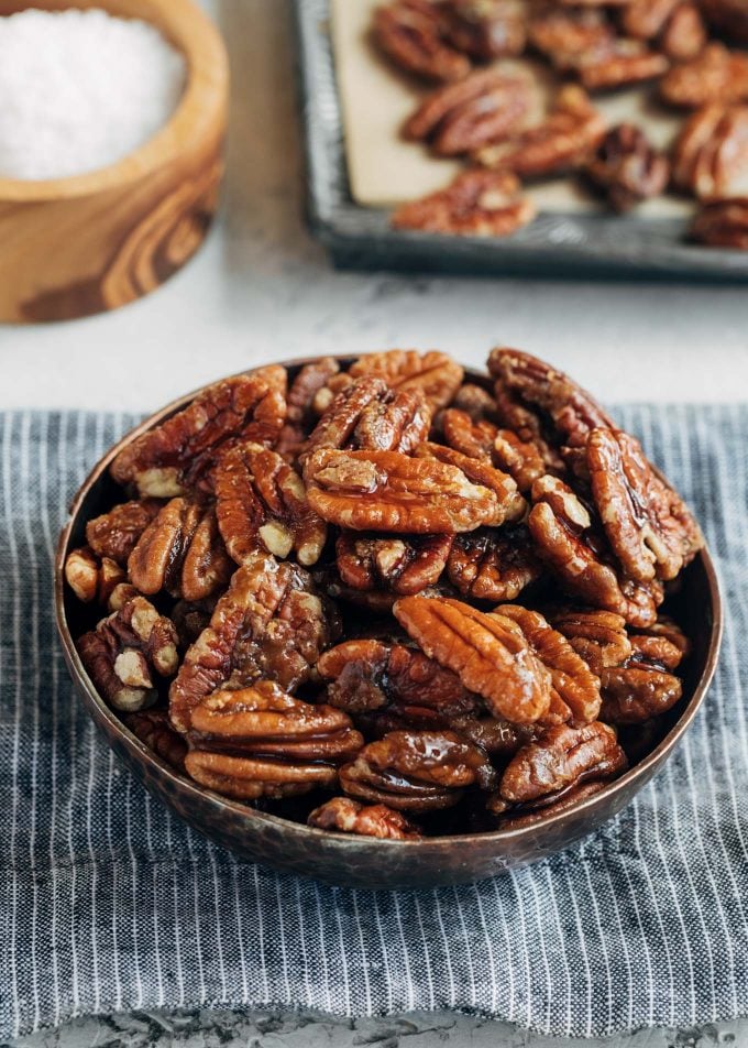 bowl of caramelized pecans