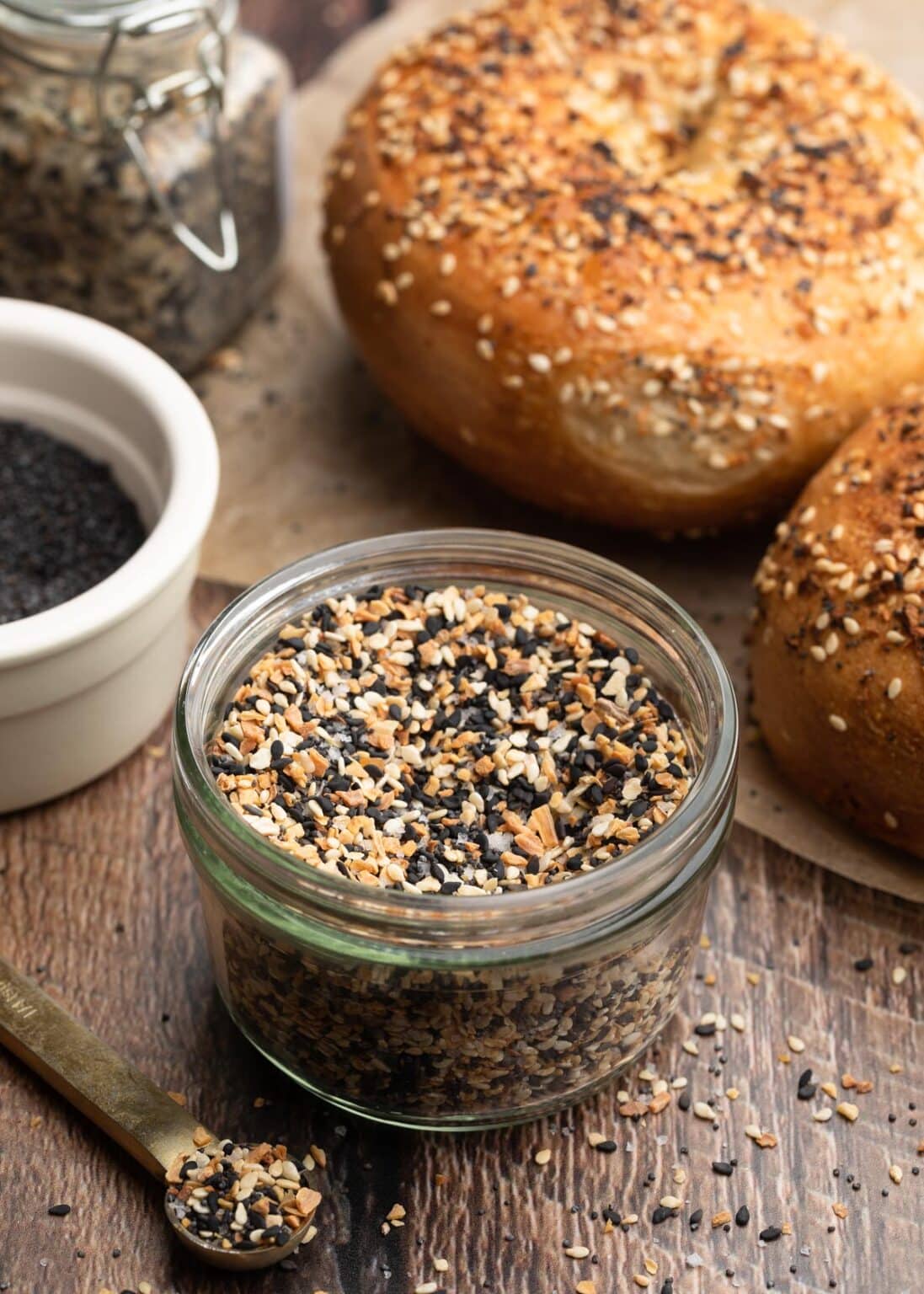 everything-bagel-seasoning-recipe-striped-spatula